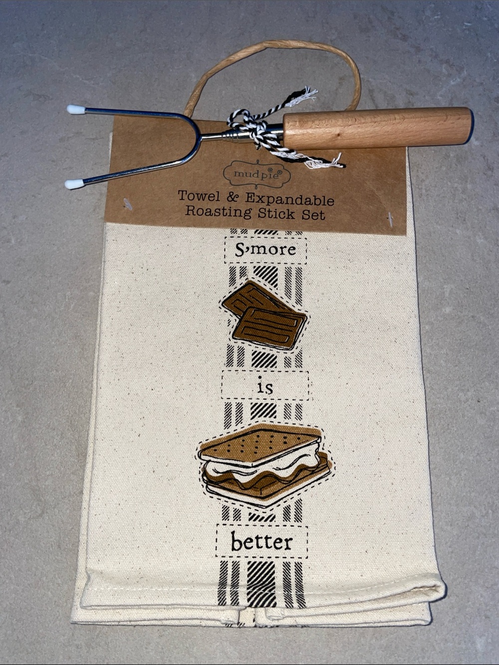 NWT Mud Pie ‘S'more is Better’ Kitchen Towel with Wood Handle Expandable Stick